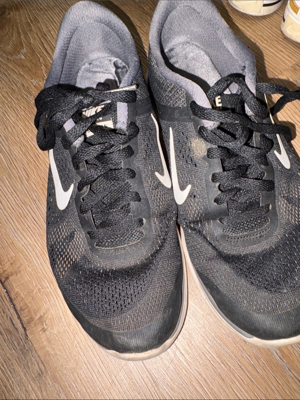 OFFERS OPEN! Women’s 7.5 Nike Black White Nike In-Season TR 5 training sneakers.